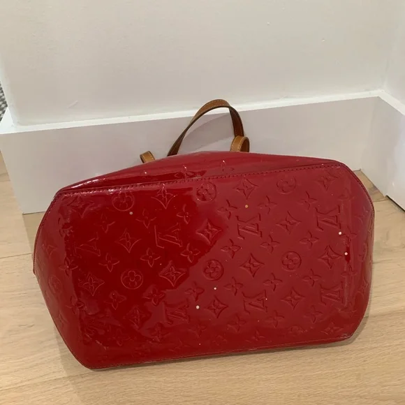 Louis Vuitton Bellevue Monogram Vernis GM Handbag - Picture 7 of 7